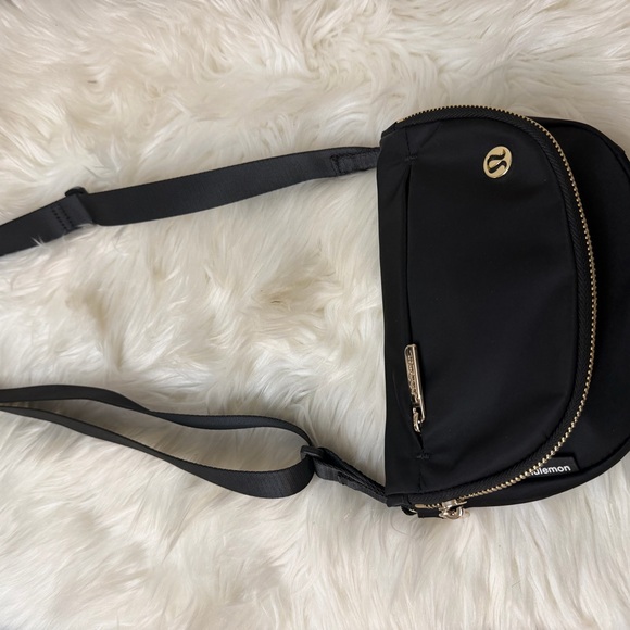 LULULEMON
All Night Festival Bag - Picture 8 of 10